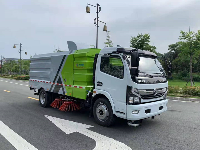 東風(fēng)多利卡掃路車