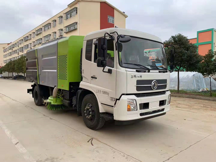 東風(fēng)天錦掃路車